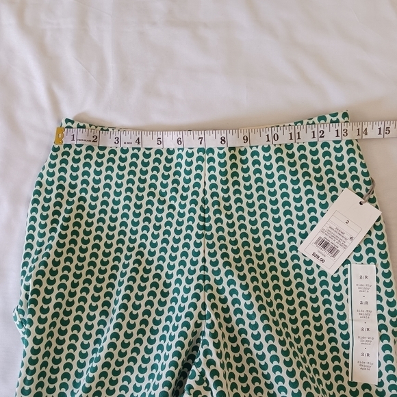 a new day Green and White Patterned Cropped Pants - Picture 10 of 12